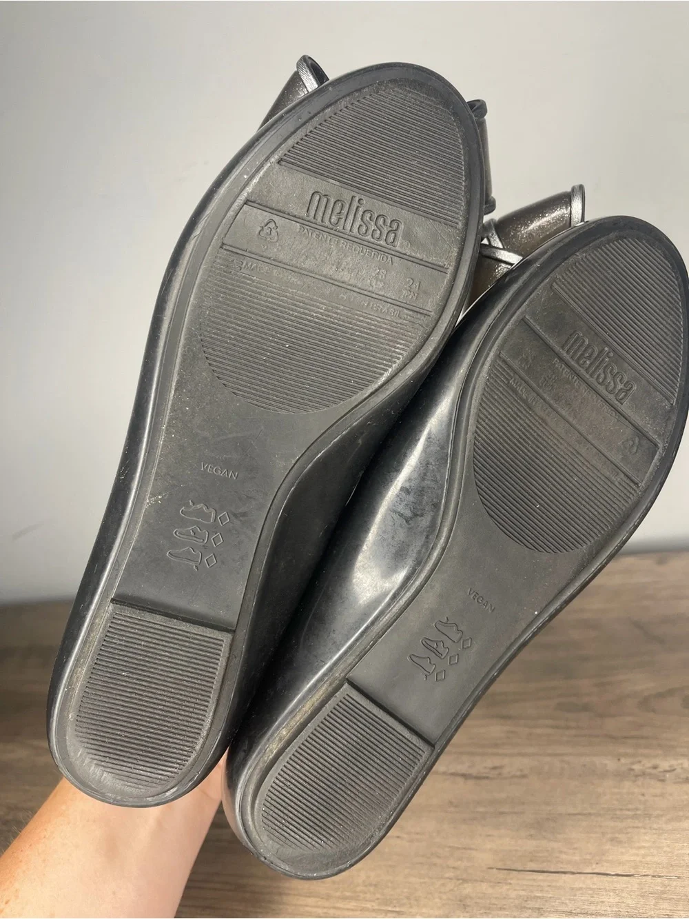 Women's Melissa Black Bow-Accent Jelly slide on flats size 39
